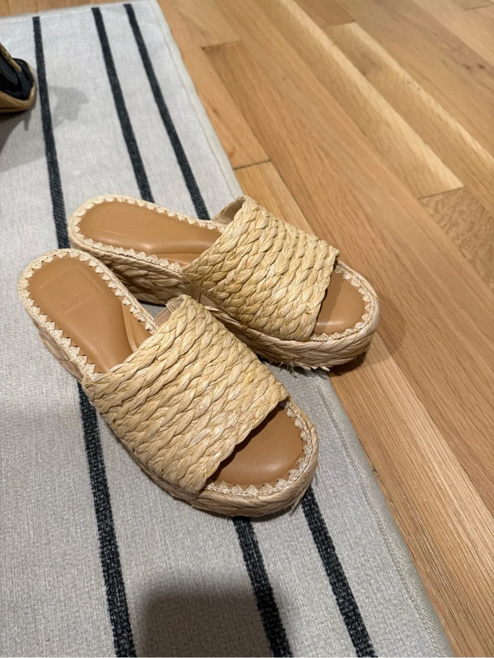 Dolce vita - Woven Slide Sandals in Natural Straw - Women's